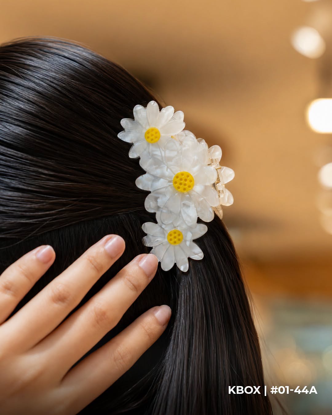 Vitoreina Daisy claw clip from KBOX at Junction 8