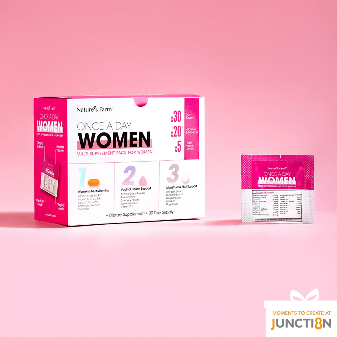 Festive Christmas decor and shopping at Junction 8