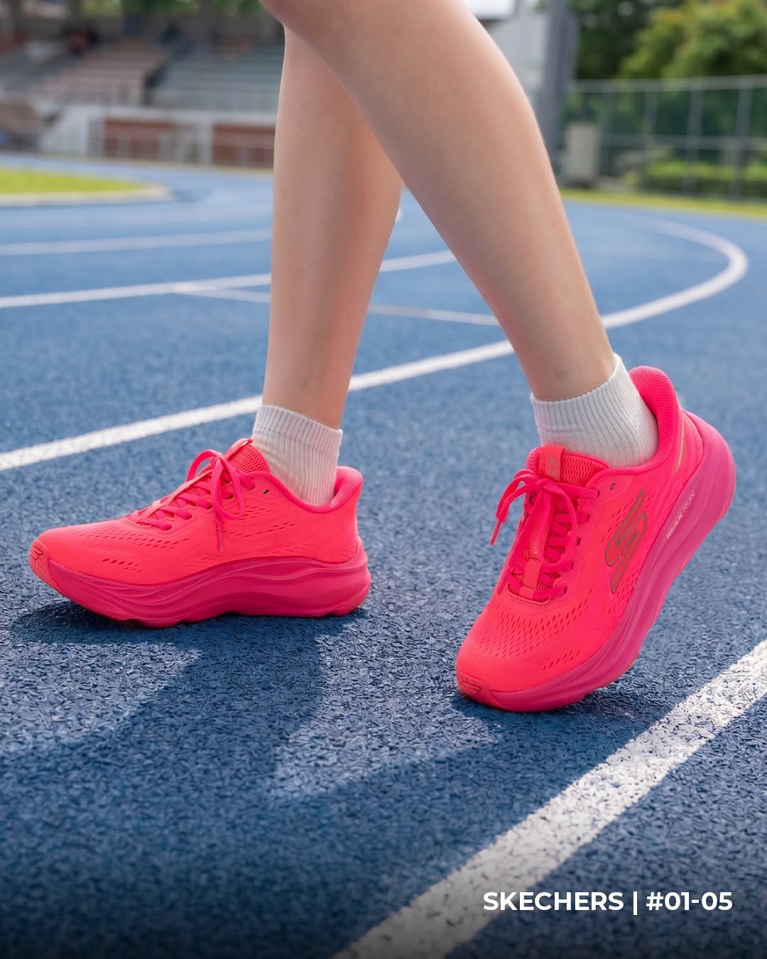 SKECHERS Slip-Ins GOrun Max Run in Hot Pink
