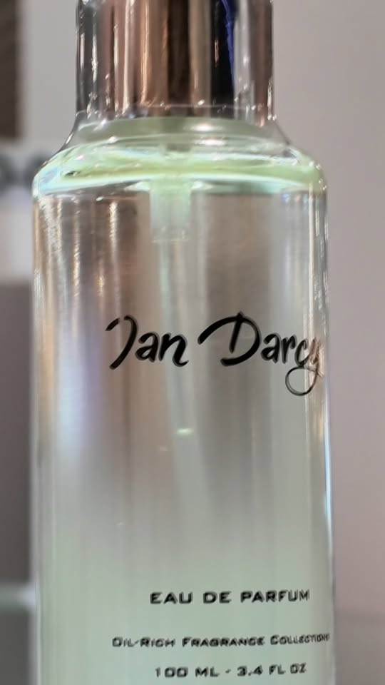 Ian Darcy Oil-Rich Fragrance Collection display